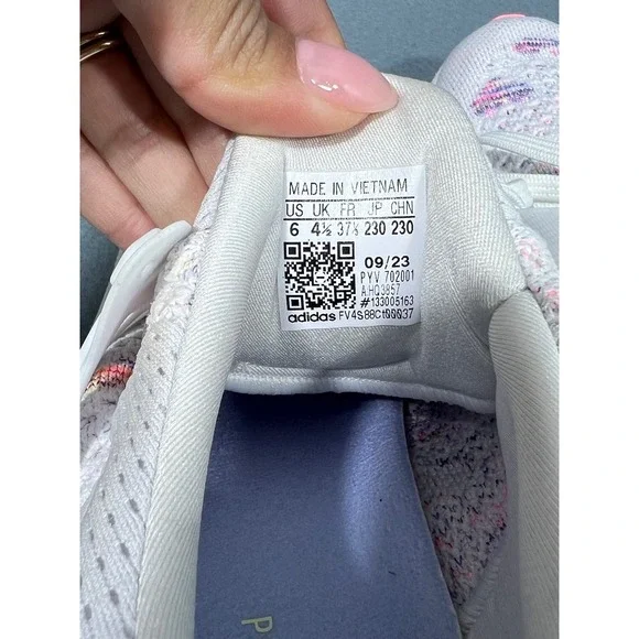 Adidas Ultraboost DNA 5.0 White Multi Color Running Shoes FV488C Women's 6 - Picture 3 of 6